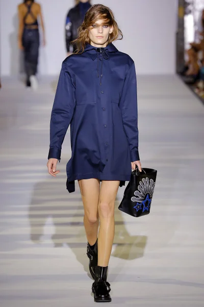 Look 30